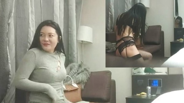 高颜值肉感十足骚女,大肥臀吊带黑丝